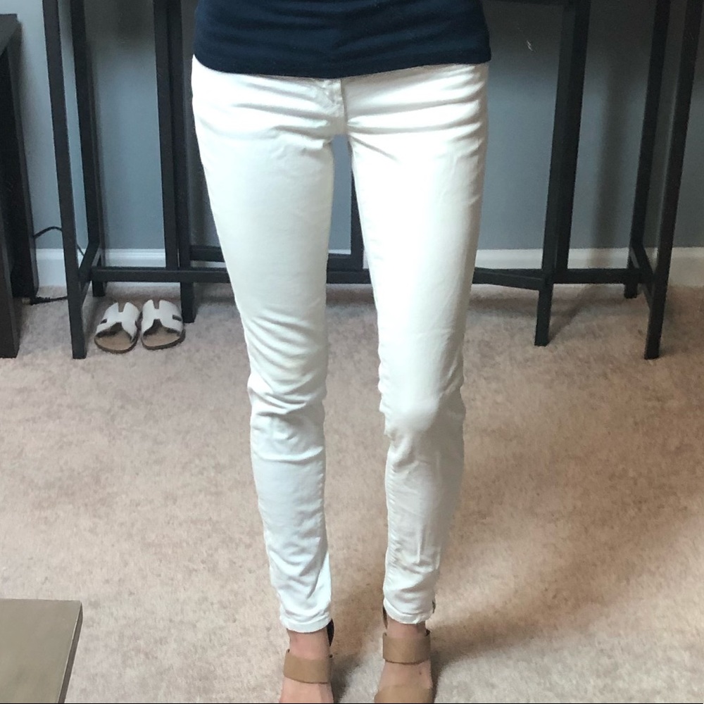 White skinny jeans